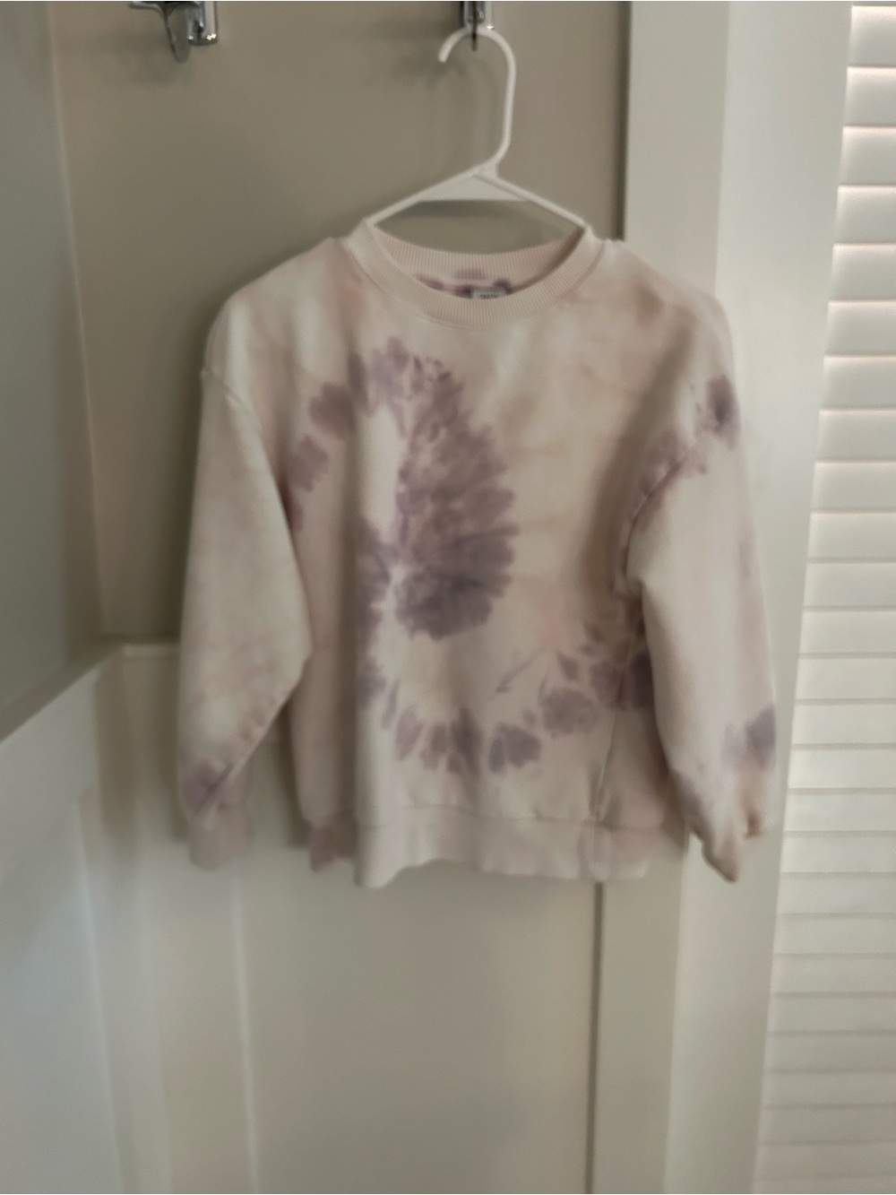 Zara kids Tie-Dye Crewneck Sweatshirt in Light Purple and Cream